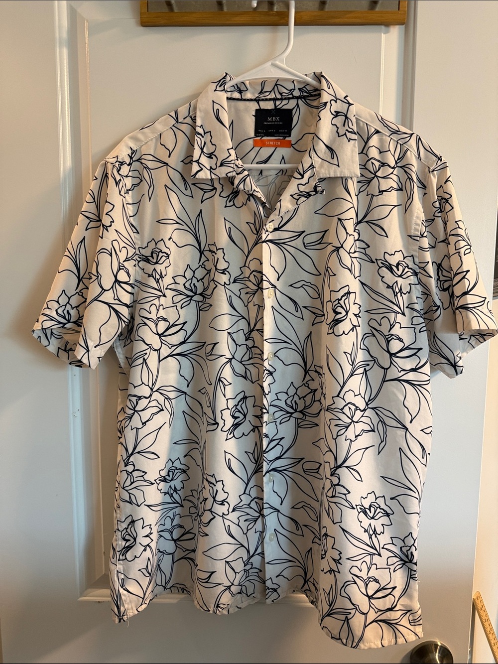 🥳 5 for $25 BUNDLE MBX White Short-Sleeve Floral Button-Down Shirt - Relaxed Fit